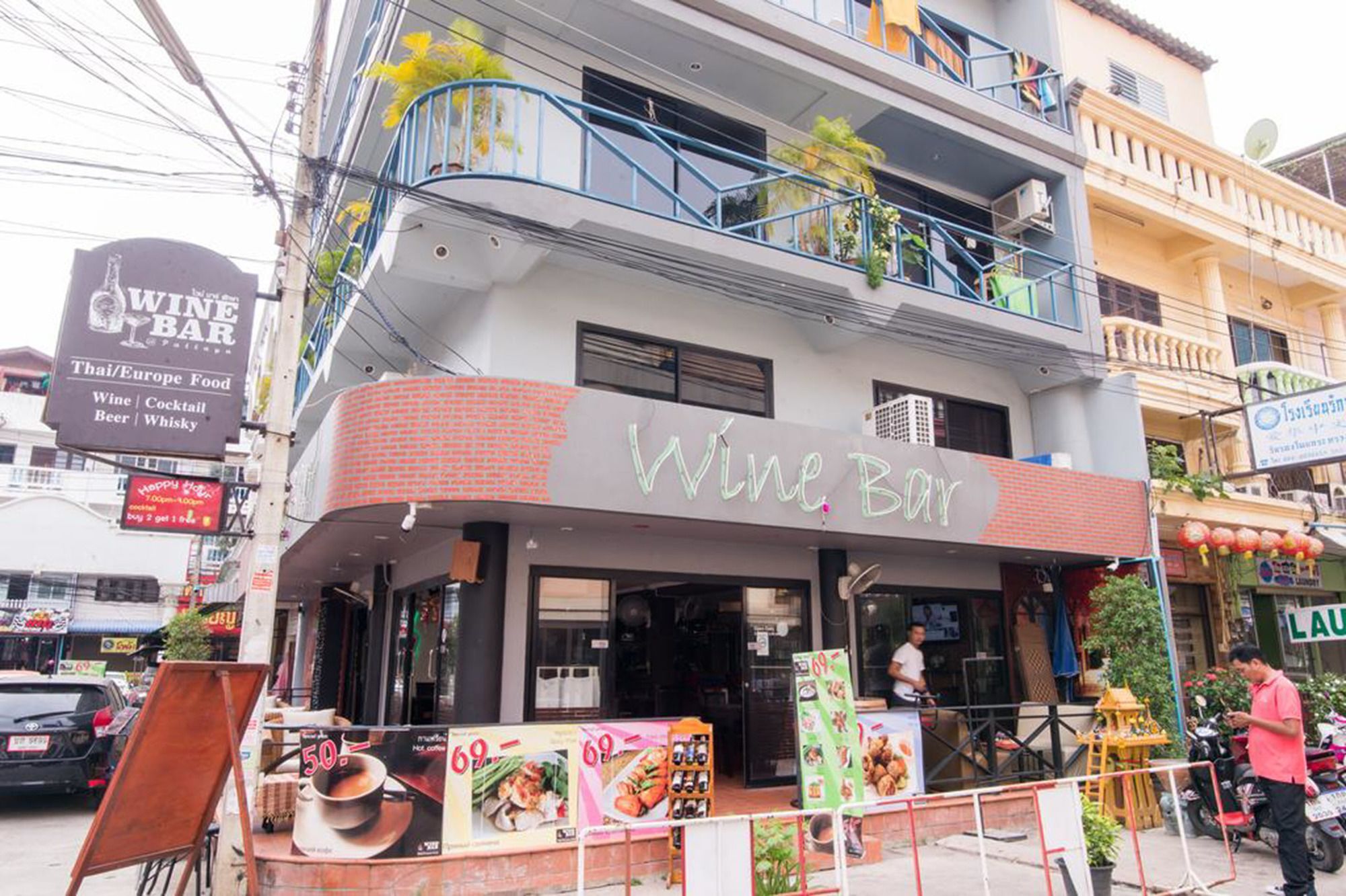 De Apartment Pattaya Bagian luar foto