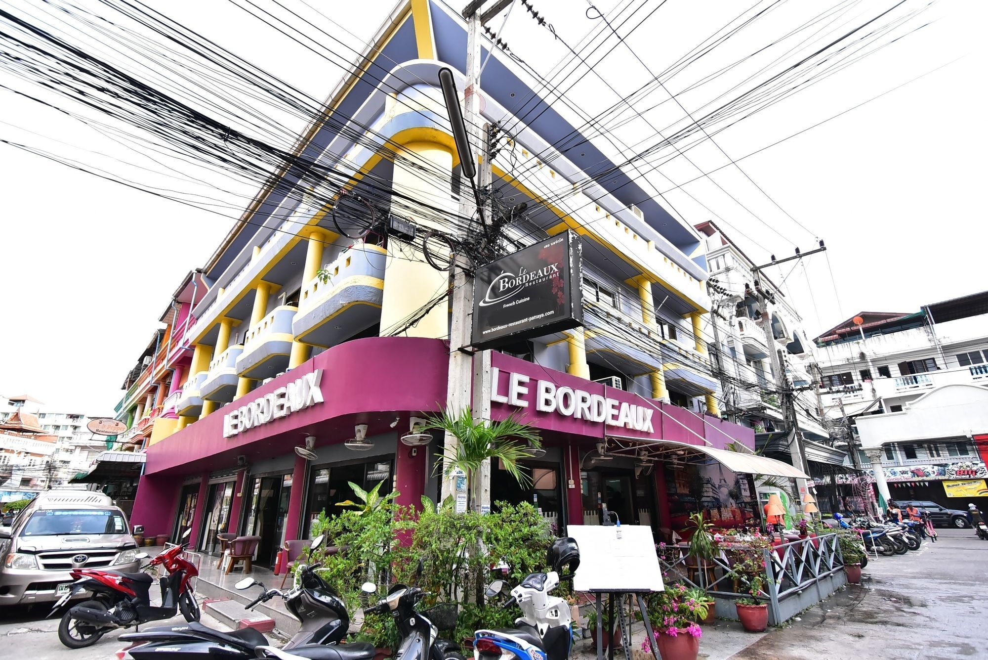 De Apartment Pattaya Bagian luar foto